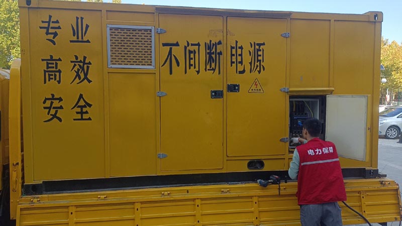 肥城柴油发电机组和UPS电源配合使用时，如何避免切换过程中的电力中断？